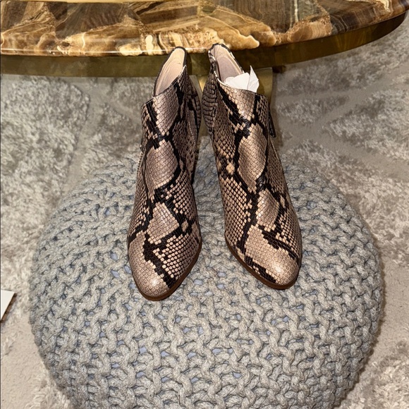1. State Snakeskin Ankle Booties - Brown Leather. NWOB. Sz 9 - Picture 1 of 9